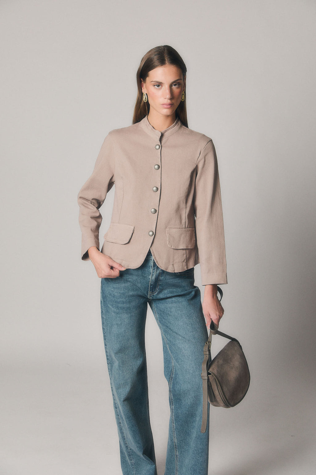 Chaqueta Beige Cuello Mao Botonada