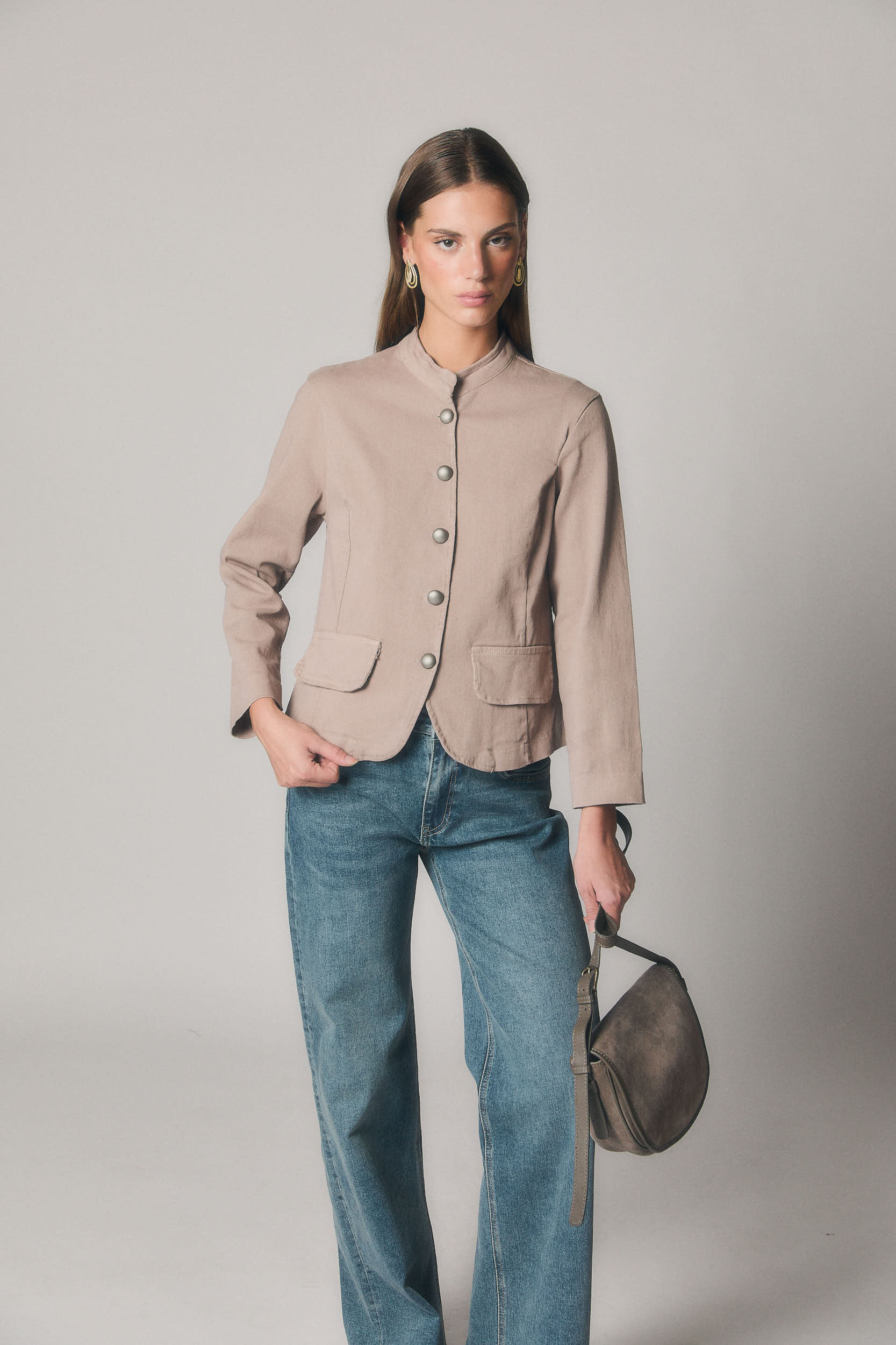 Chaqueta Beige Cuello Mao Botonada