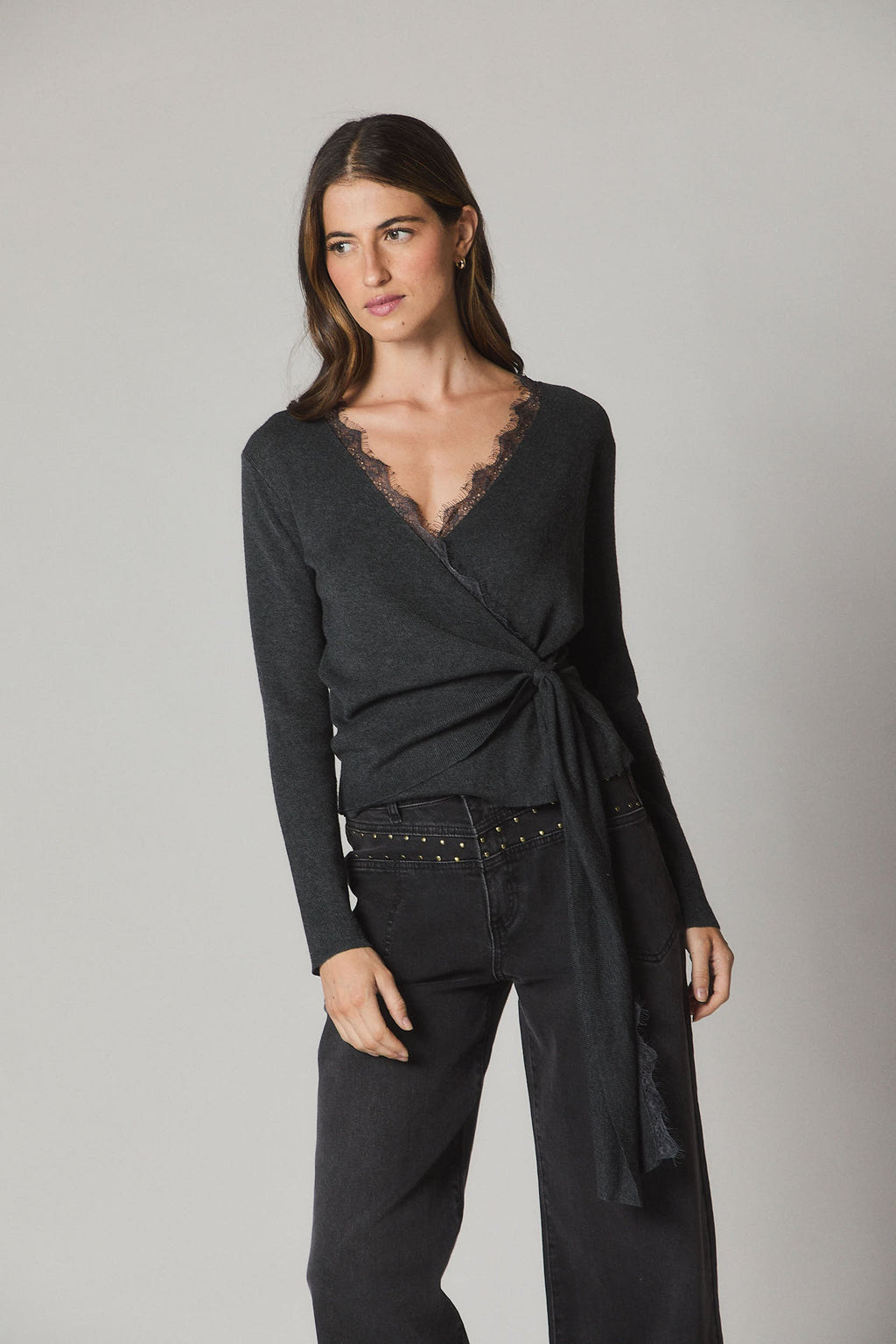 Jersey cruzado encaje gris antracita
