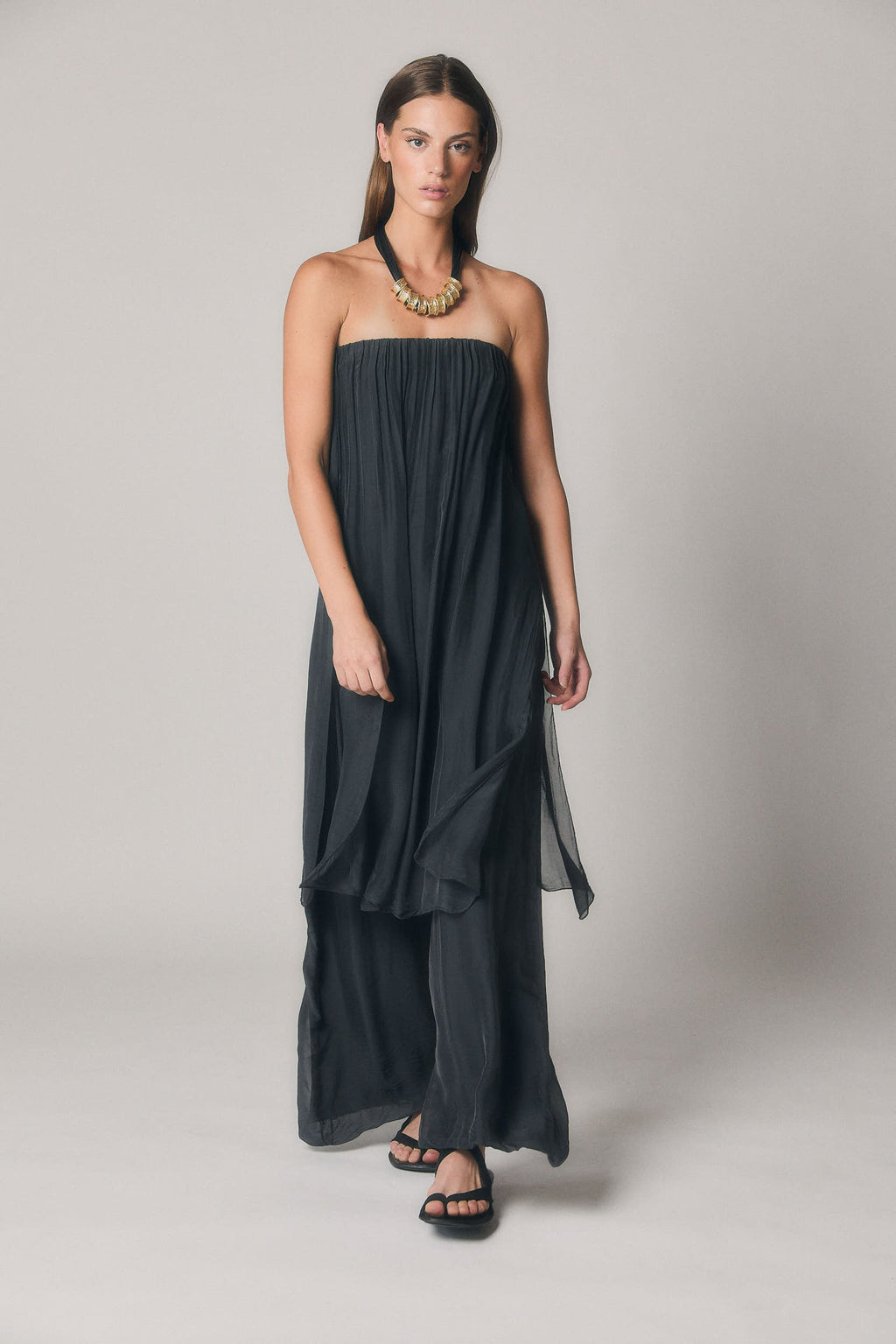 Top largo de seda gris antracita