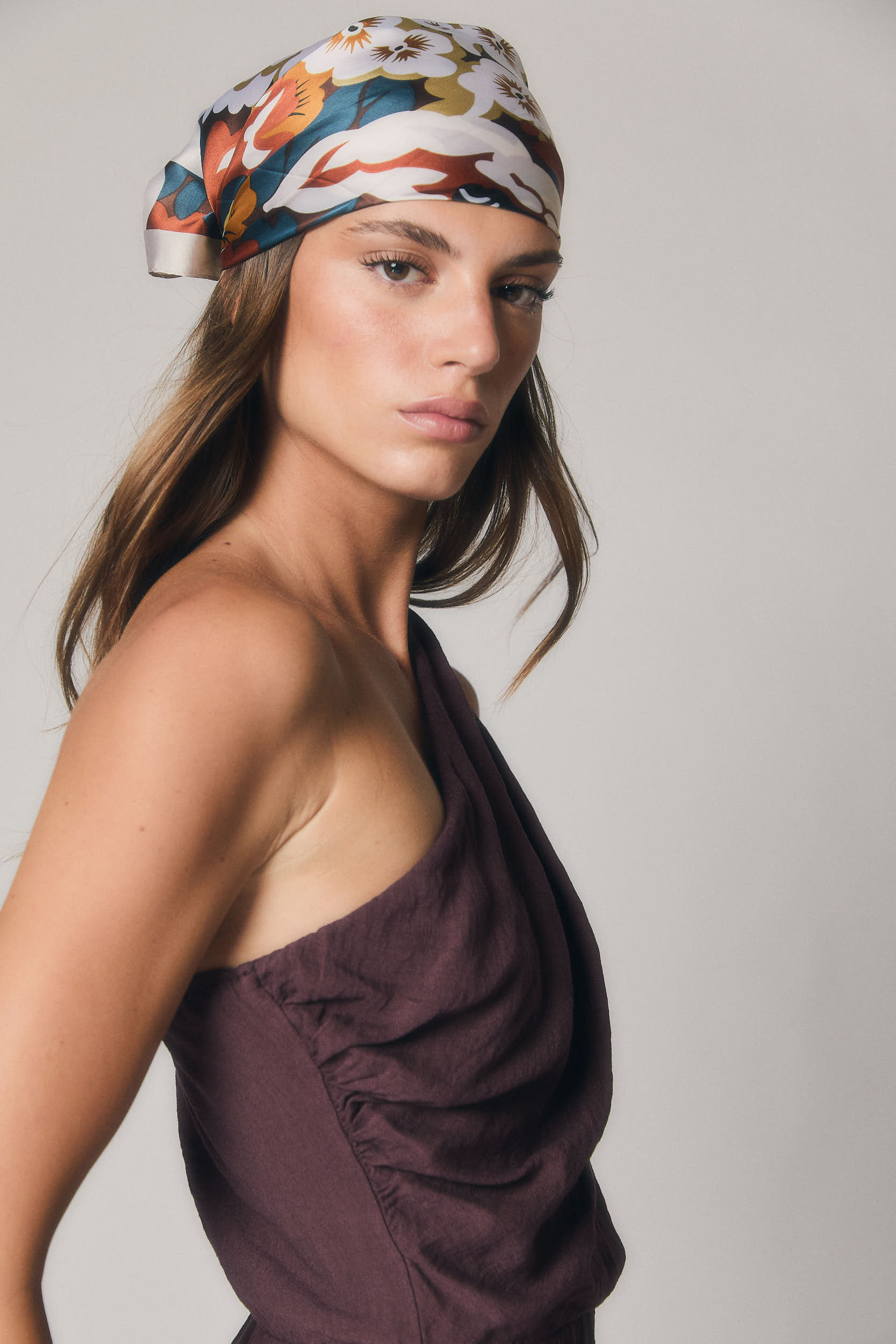 Vestido Midi Asimétrico Berenjena | Un Hombro
