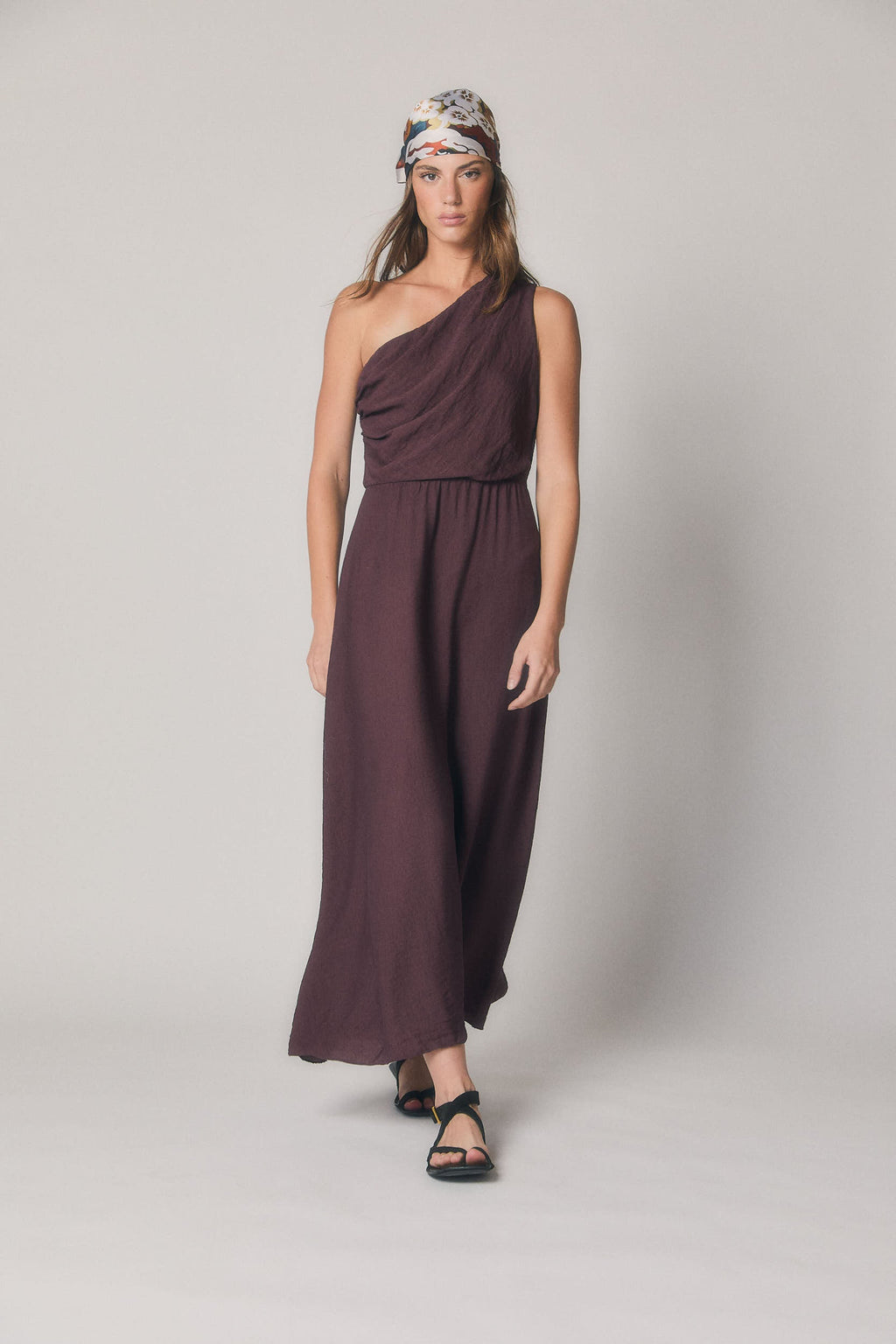 Vestido Midi Asimétrico Berenjena | Un Hombro
