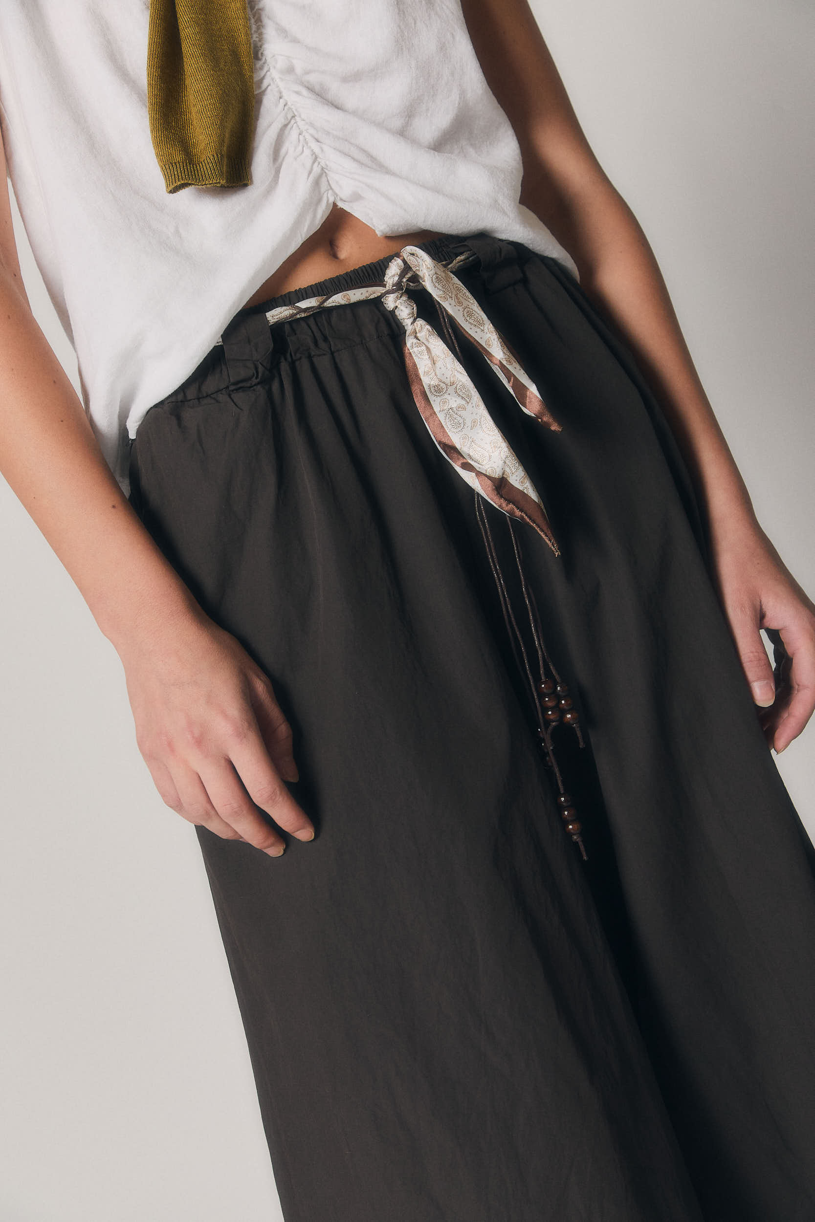 Pantalón cropped marrón fluido