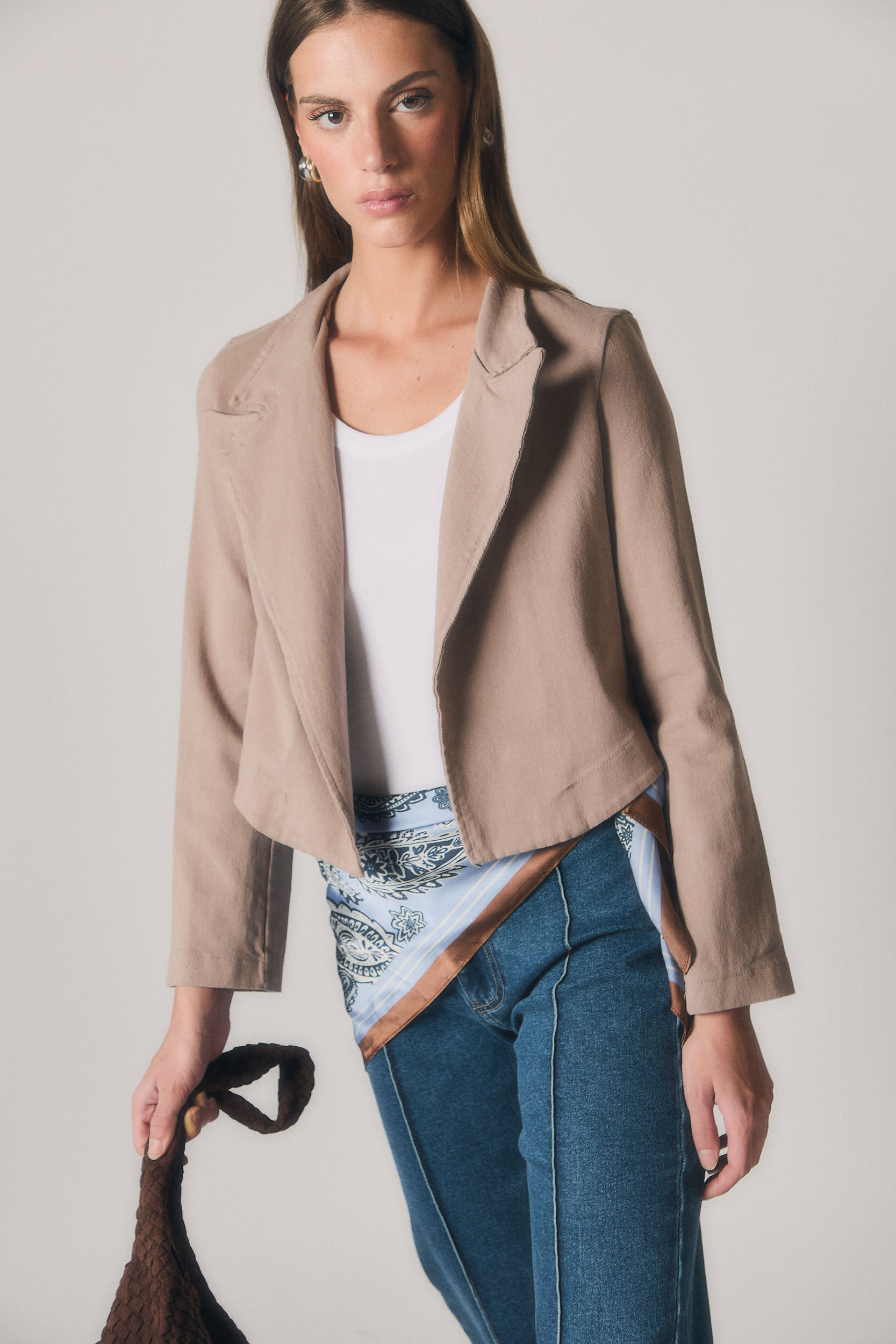 Chaqueta Cruzada Beige con Botón | Entretiempo
