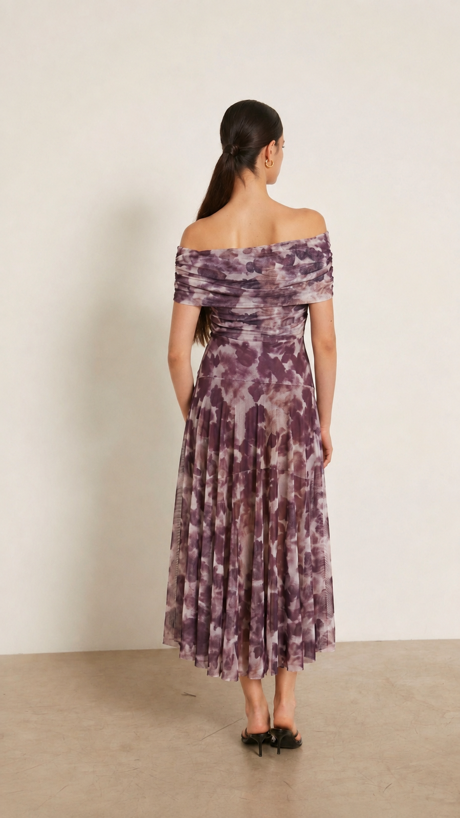 Vestido midi tul berenjena estampado